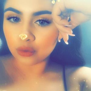 Meet your Posher, Casandra